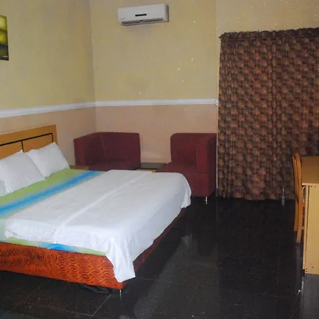 Ritz - Carinton Otel 3*